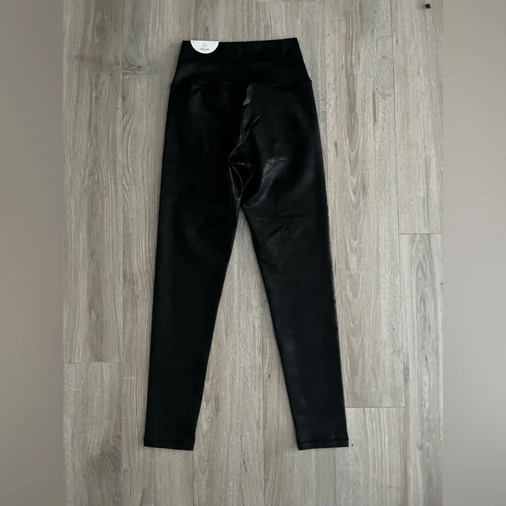 NWT OFFLINE By Aerie Real Me High Waisted Crossover Legging Black Metallic - M - Picture 7 of 9